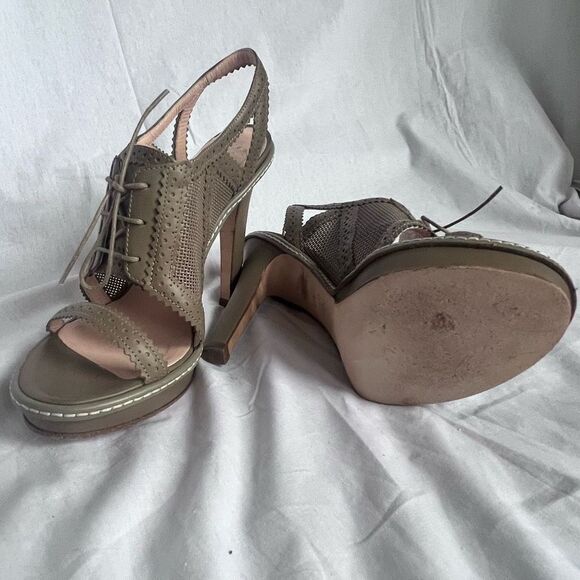 Versace taupe leather cutout lace up loafer style heels, size Euro 37.5/7.5 - Picture 3 of 7